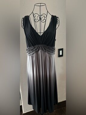 Black Sleeveless V-Neck Midi Dress